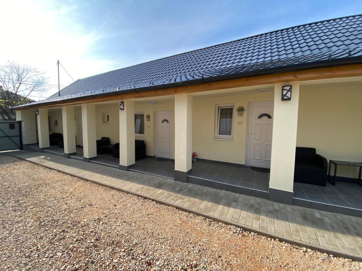 Levendula Vendeghaz Apartment Hajduboszormeny Luaran gambar