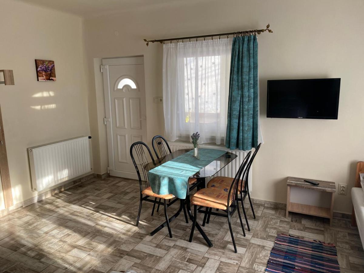 Levendula Vendeghaz Apartment Hajduboszormeny Luaran gambar