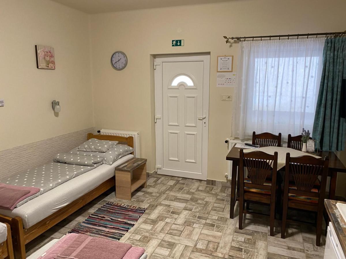Levendula Vendeghaz Apartment Hajduboszormeny Luaran gambar