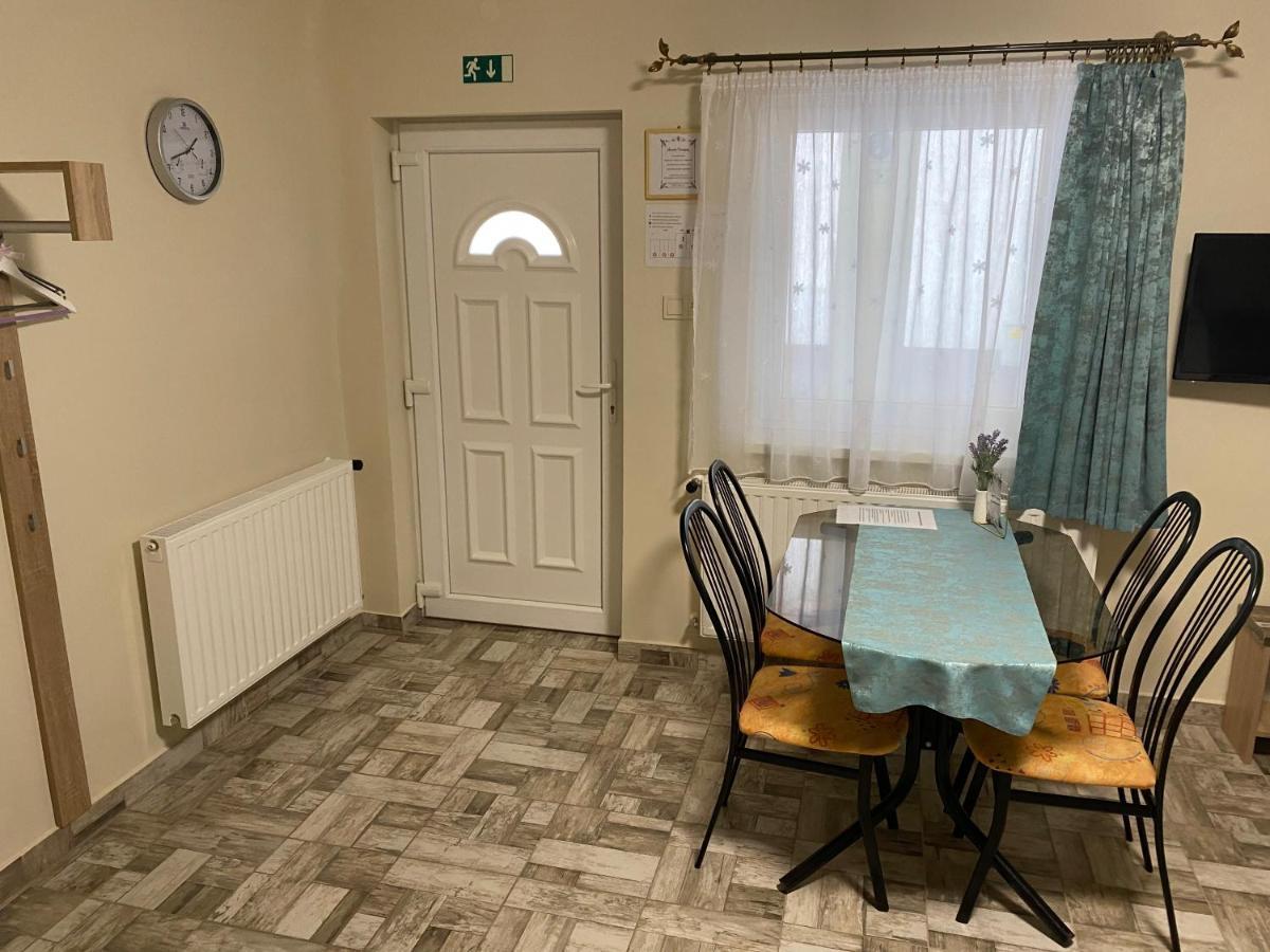 Levendula Vendeghaz Apartment Hajduboszormeny Luaran gambar