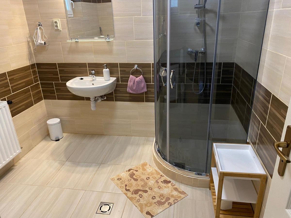 Levendula Vendeghaz Apartment Hajduboszormeny Luaran gambar