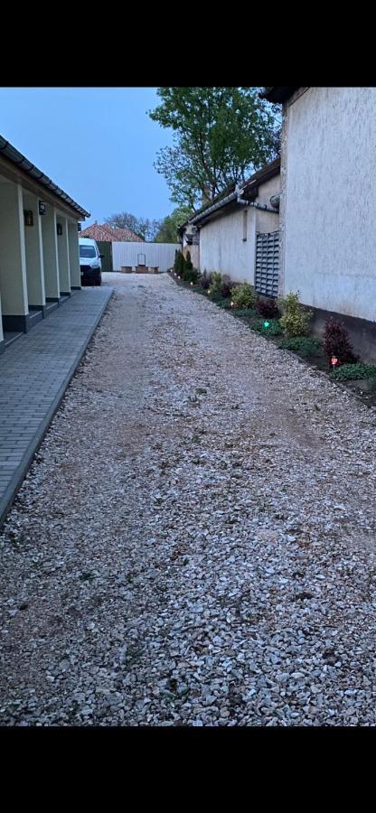 Levendula Vendeghaz Apartment Hajduboszormeny Luaran gambar