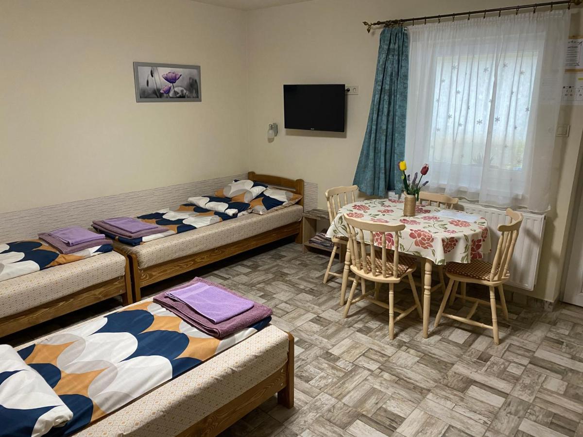Levendula Vendeghaz Apartment Hajduboszormeny Luaran gambar